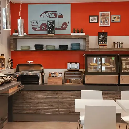 Adagio Vieux Port 4* Марсель