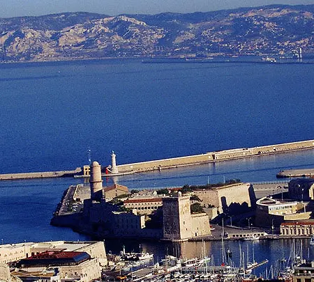 Apartahotel Adagio Vieux Port 4*