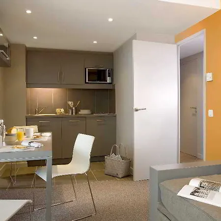 Apartahotel Adagio Vieux Port 4*