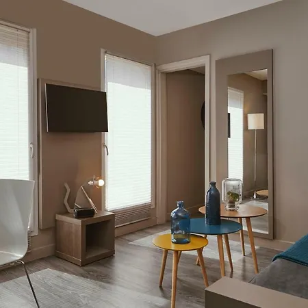 Apartahotel Adagio Vieux Port 4*